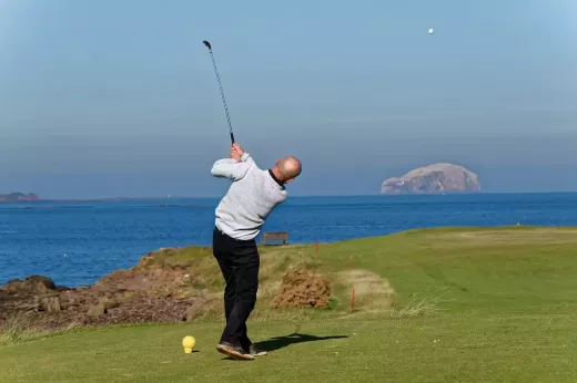 Rory Mcllroy é um jogador de golfe profissional de elite